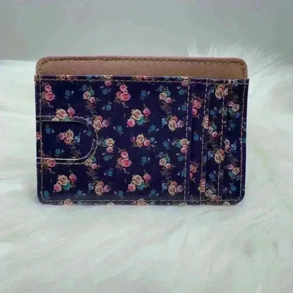 Chic Floral Card  RFID-Blocking Faux Leather Wallet - Picture 1 of 6